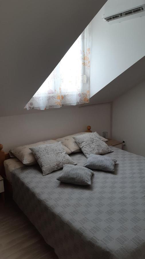 Seaview Apartment Omiš Esterno foto