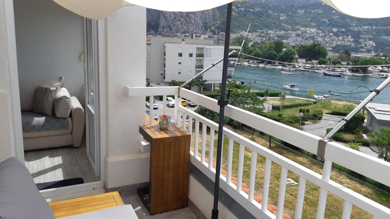 Seaview Apartment Omiš Esterno foto
