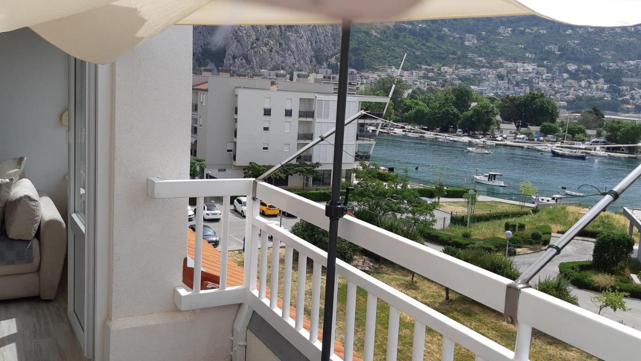 Seaview Apartment Omiš Esterno foto